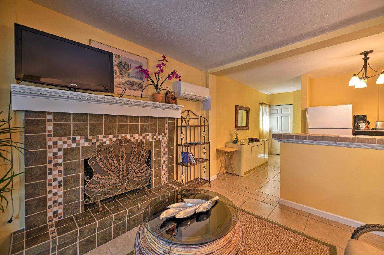 Lido Key Hideout With Patio And Yard And Walk To Beach! サラソータ エクステリア 写真