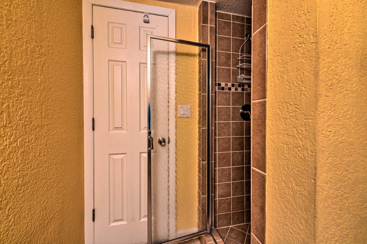 Lido Key Hideout With Patio And Yard And Walk To Beach! サラソータ エクステリア 写真